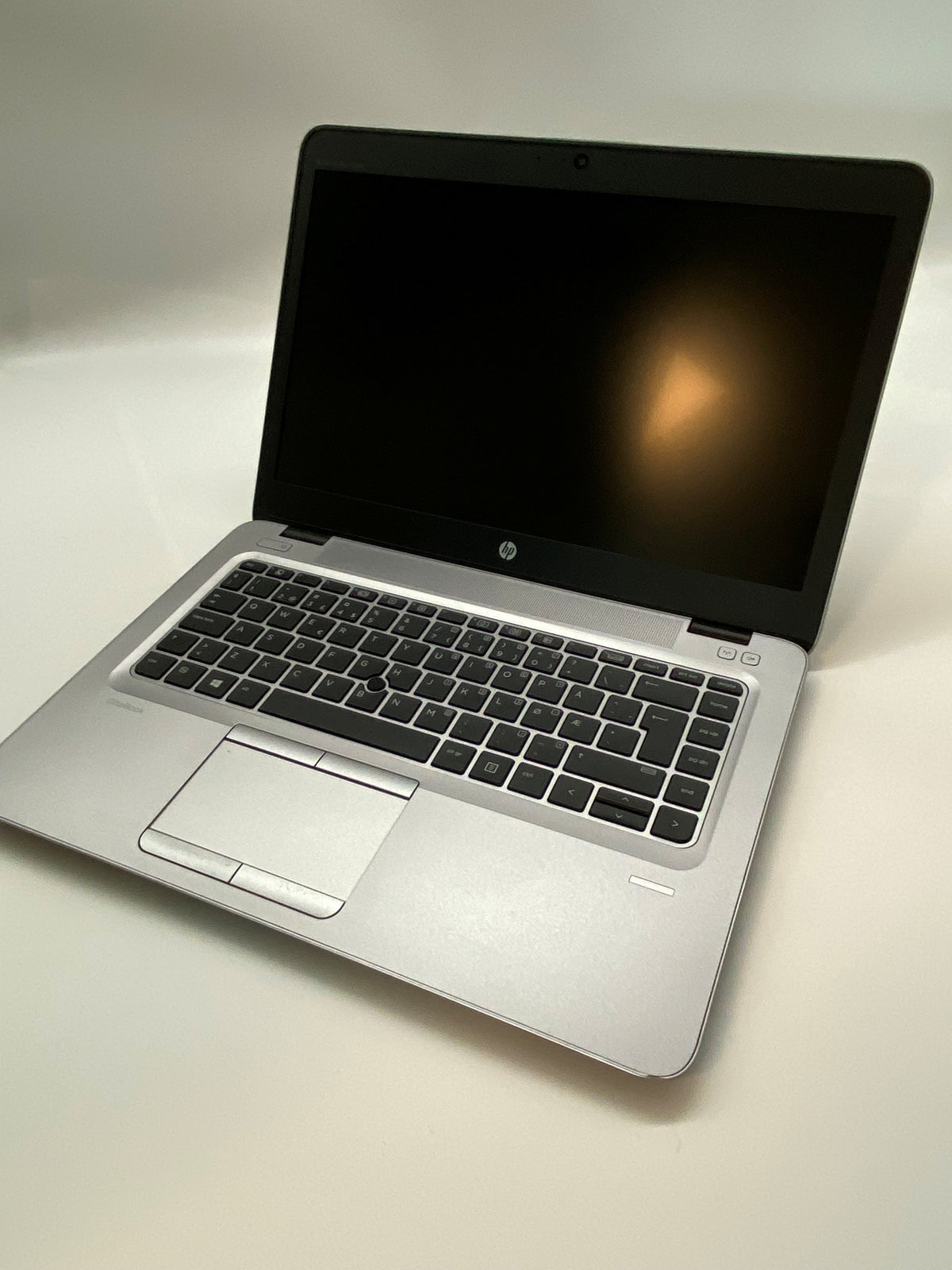 HP EliteBook 745 G4 – 14" Bærbar PC – Intel Core i5, 8GB RAM, 256GB SSD-1