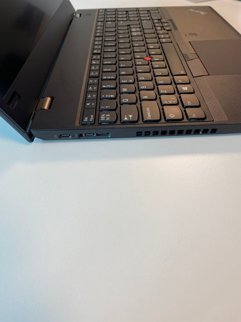 Lenovo ThinkPad P52s i7 16 GB 256 SSD Windows 11 Workstation-3