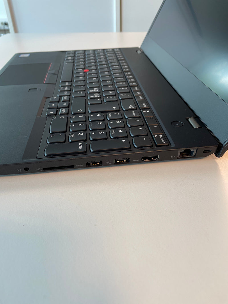 Lenovo ThinkPad P52s i7 16 GB 256 SSD Windows 11 Workstation-2