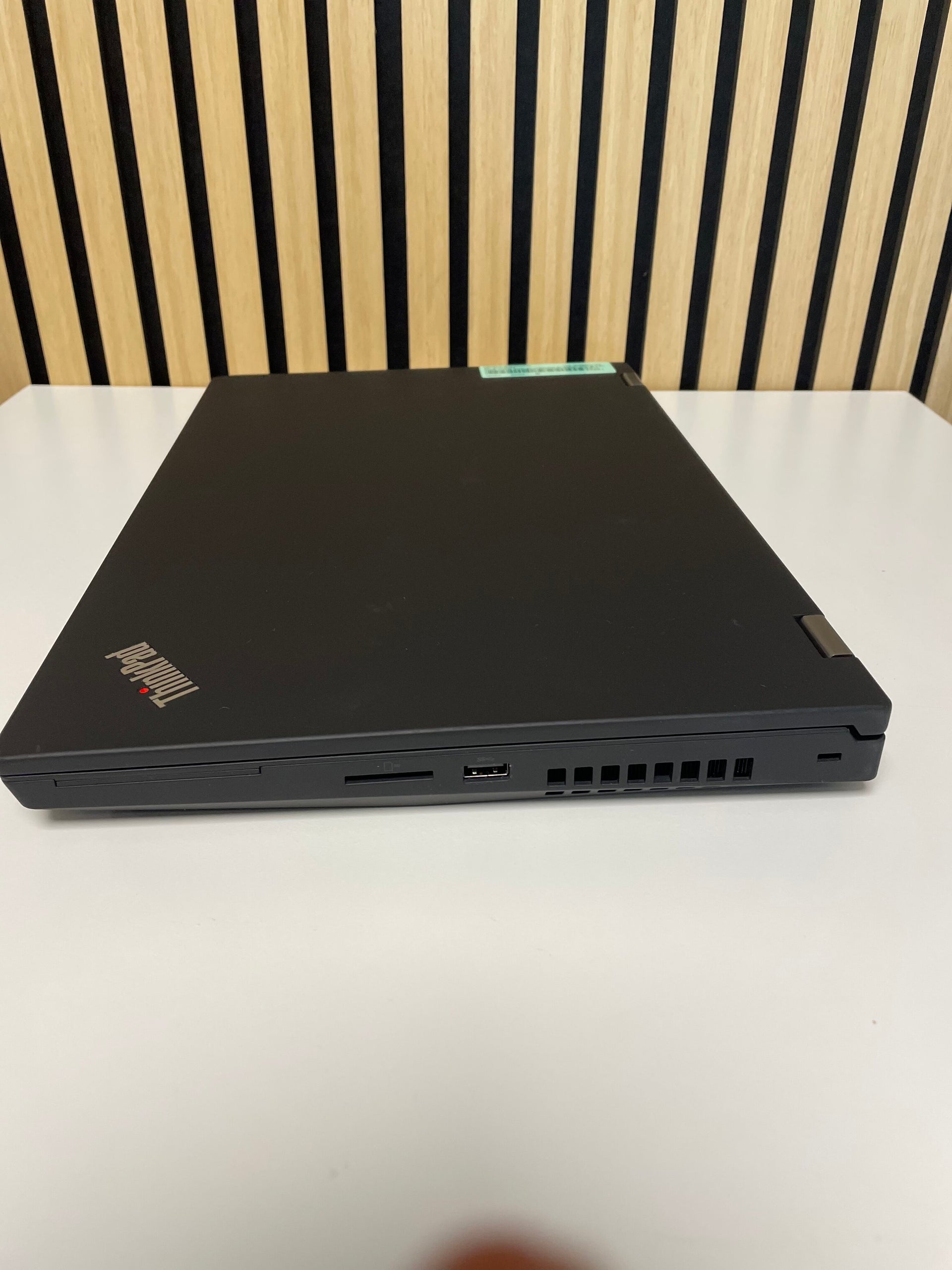 Lenovo ThinkPad P15 Gen 1 i9 FHD NVIDIA® Quadro® RTX™ 4000 32/1TB