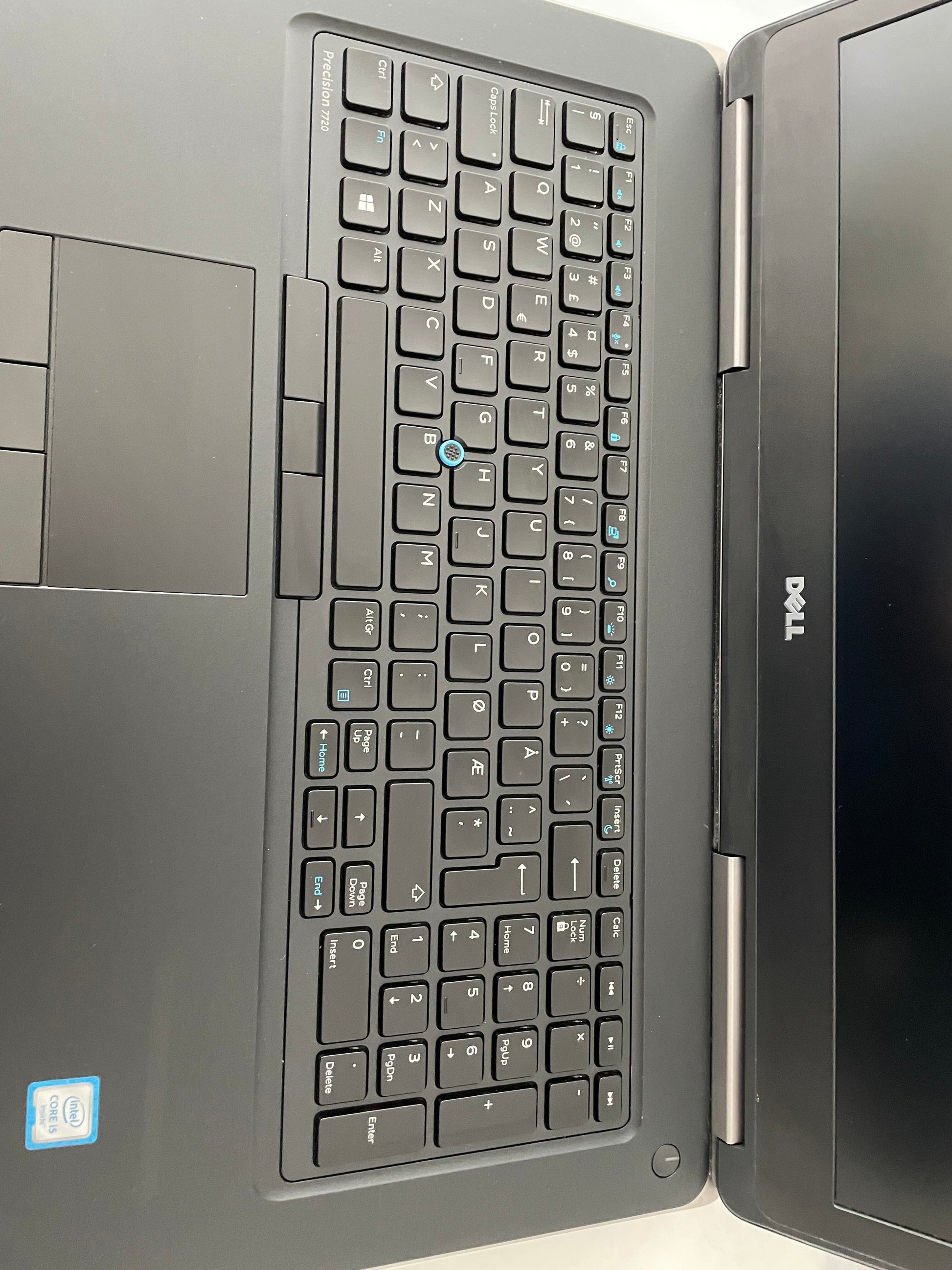 Dell Precision 7720 i5 32GB RAM 1TB SSD 17,3 tommer-2