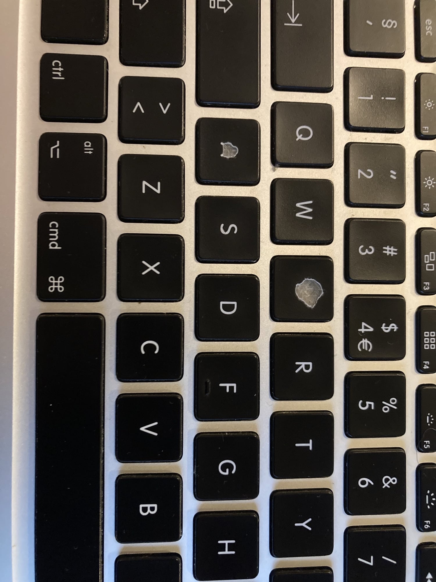 Apple Macbook Air 11 (Early 2014)-4