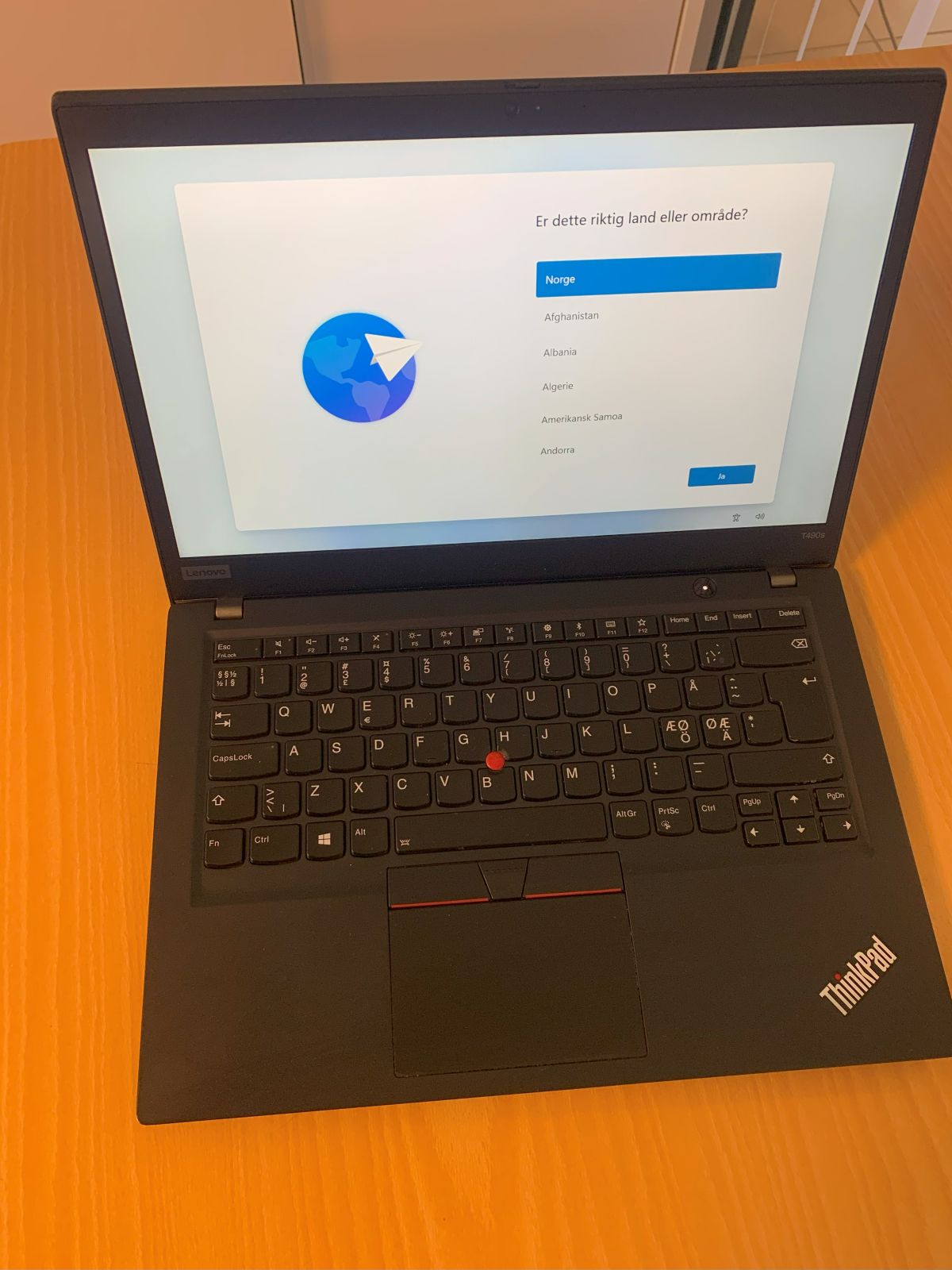 Lenovo Thinkpad T490s I5-8265U 8/256GB Linux Mint-4