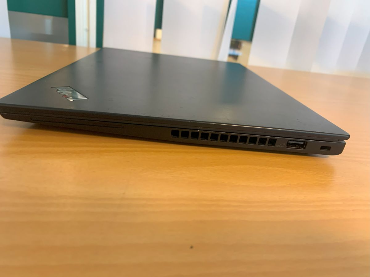 Lenovo Thinkpad T490s I5-8265U 16/512GB Linux Mint-3